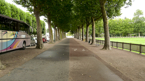 Caen circuit: the sidewalk of the Cours du Gnral de Gaulle