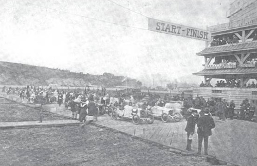 Starting grid for the Vanderbilt Cup in 1915